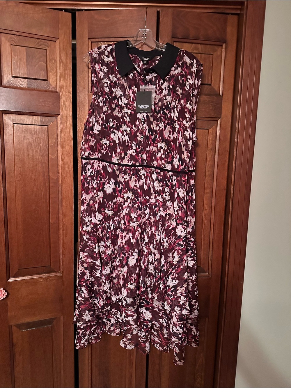 Simply Vera Wang 1X NWT Sleeveless Floral Midi Dress with Black Collar
